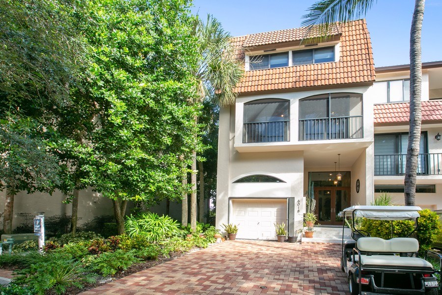 Real Estate Photography - 6018 Paradise Point Drive, Palmetto Bay, FL, 33157 - Front View