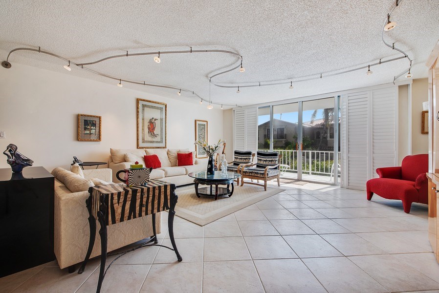 Real Estate Photography - 100 Worth Avenue, #220, Palm Beach, FL, 33480 - Living Room
