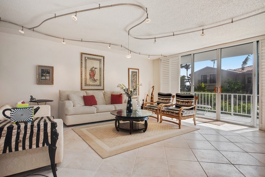 Real Estate Photography - 100 Worth Avenue, #220, Palm Beach, FL, 33480 - Living Room