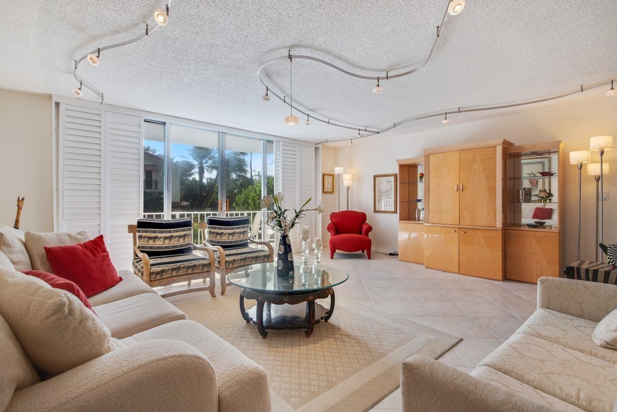 Real Estate Photography - 100 Worth Avenue, #220, Palm Beach, FL, 33480 - Living Room