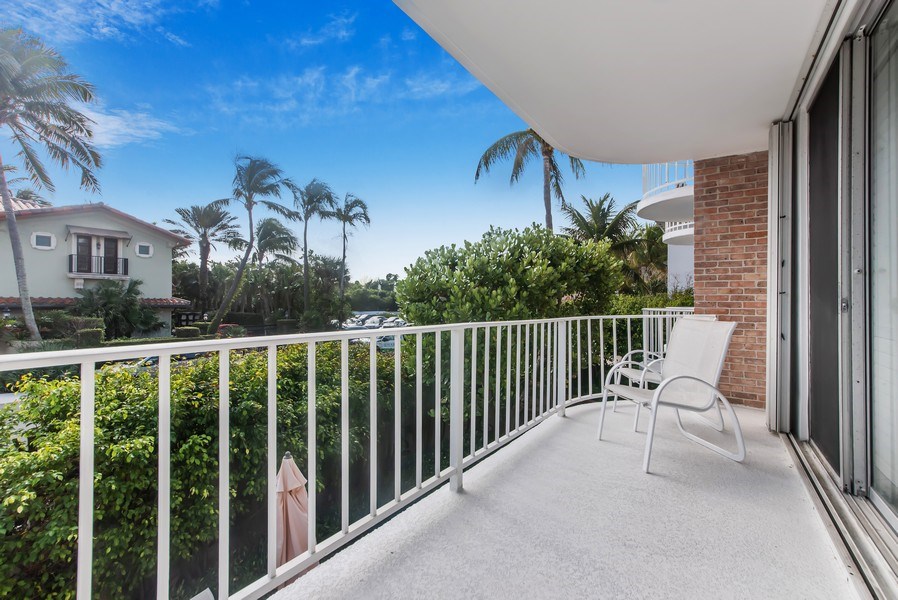Real Estate Photography - 100 Worth Avenue, #220, Palm Beach, FL, 33480 - Patio