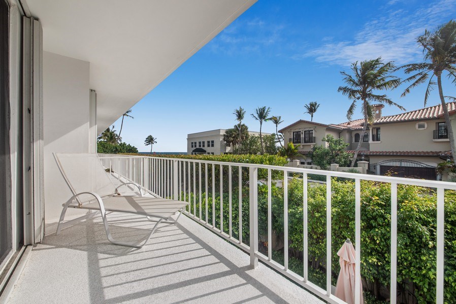 Real Estate Photography - 100 Worth Avenue, #220, Palm Beach, FL, 33480 - Patio
