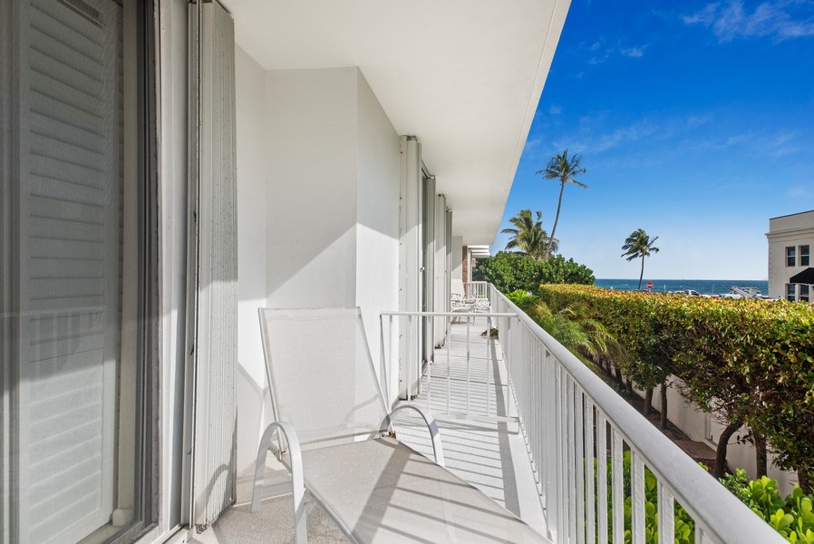 Real Estate Photography - 100 Worth Avenue, #220, Palm Beach, FL, 33480 - Patio