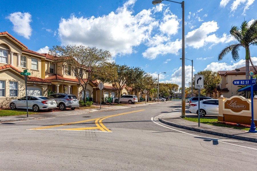 Real Estate Photography - 8160 NW 116th Avenue, Doral, FL, 33178 - Neighborhood