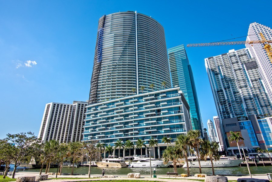 Real Estate Photography - 200 Biscayne Blvd., #1407, Miami, FL, 33131 - Front View