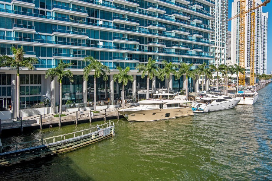 Real Estate Photography - 200 Biscayne Blvd., #1407, Miami, FL, 33131 - Boathouse