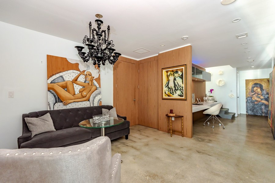 Real Estate Photography - 1040 Biscayne Blvd, Ph 4602, Miami, FL, 33132 - 