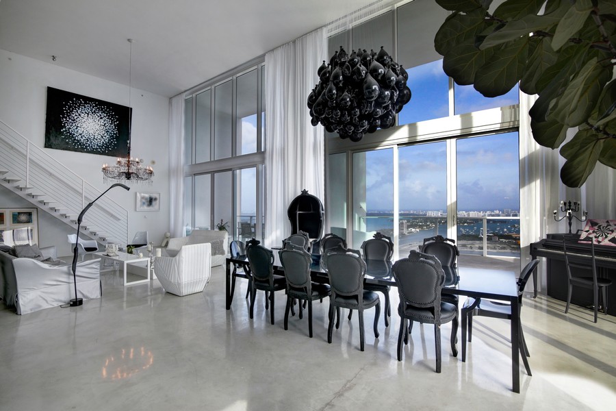 Real Estate Photography - 1040 Biscayne Blvd, Ph 4602, Miami, FL, 33132 - 