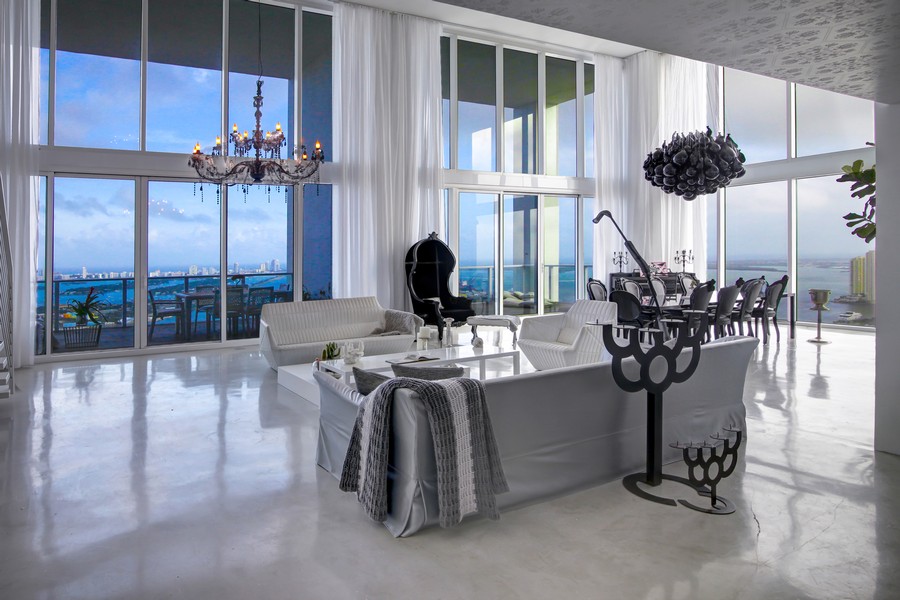 Real Estate Photography - 1040 Biscayne Blvd, Ph 4602, Miami, FL, 33132 - 