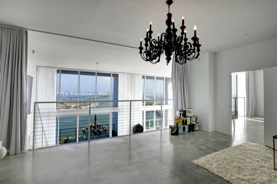 Real Estate Photography - 1040 Biscayne Blvd, Ph 4602, Miami, FL, 33132 - 