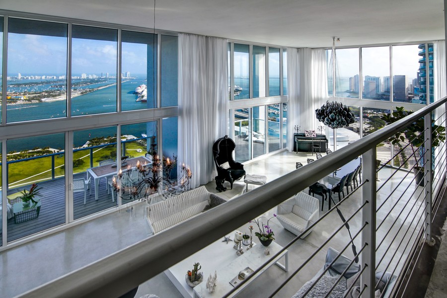 Real Estate Photography - 1040 Biscayne Blvd, Ph 4602, Miami, FL, 33132 - 