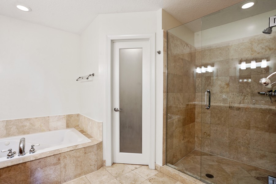 Real Estate Photography - 2401 Anderson Road, #15, Coral Gables, FL, 33134 - Bathroom