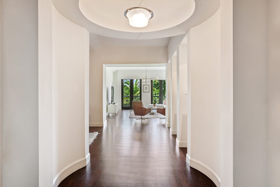 Real Estate Photography - 2401 Anderson Road, #15, Coral Gables, FL, 33134 - Entryway