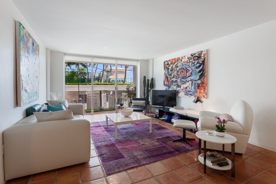 Real Estate Photography - 800 West Avenue, #608, Miami Beach, FL, 33139 - Living Room
