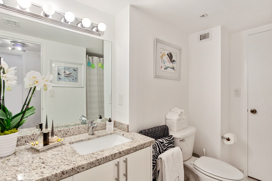 Real Estate Photography - 800 West Avenue, #608, Miami Beach, FL, 33139 - Bathroom