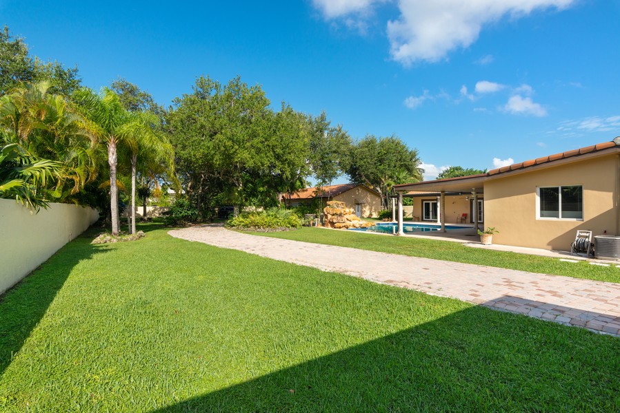 Real Estate Photography - 6520 SW 72nd Court, Miami, FL, 33143 - Side Yard