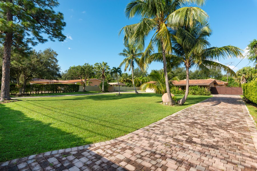 Real Estate Photography - 6520 SW 72nd Court, Miami, FL, 33143 - Driveway