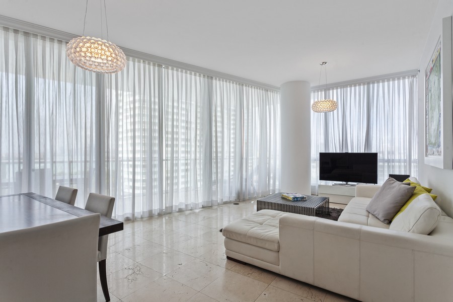 Real Estate Photography - 100 S Pointe Dr, Miami beach, FL, 33139 - Living Room