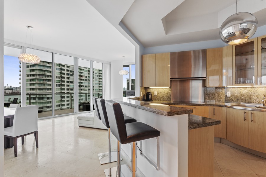 Real Estate Photography - 100 S Pointe Dr, Miami beach, FL, 33139 - Kitchen / Dining Room