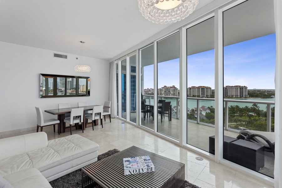 Real Estate Photography - 100 S Pointe Dr, Miami beach, FL, 33139 - Living Room / Dining Room