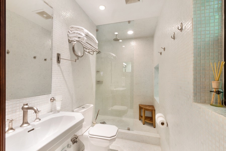 Real Estate Photography - 2423 E. Las Olas Blvd., Fort Lauderdale, FL, 33301 - Primary Bathroom