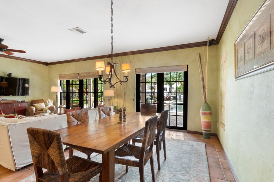 Real Estate Photography - 2423 E. Las Olas Blvd., Fort Lauderdale, FL, 33301 - Dining Room