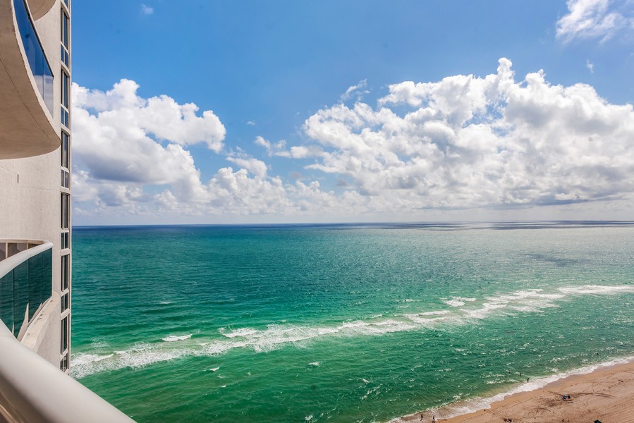 Real Estate Photography - 15901 Collins Avenue, #1907, Sunny Isles Beach, FL, 33160 - View