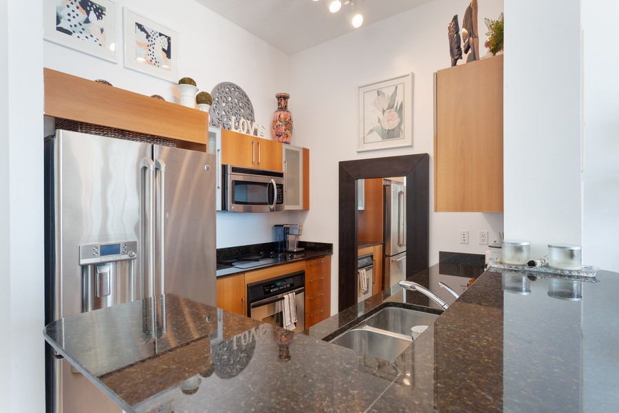 Real Estate Photography - 335 South Biscayne Blvd #UPH-02, Miami, FL, 33131 - Kitchen