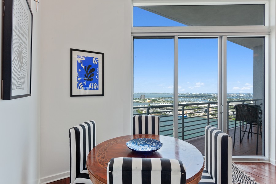 Real Estate Photography - 335 South Biscayne Blvd #UPH-02, Miami, FL, 33131 - Dining Room