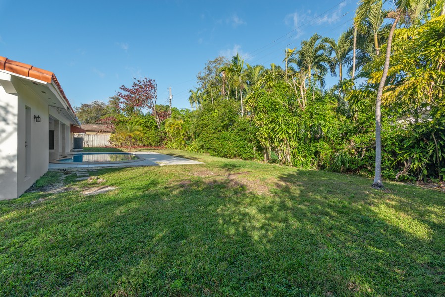 Real Estate Photography - 7281 SW 135th Terrace, Pinecrest, FL, 33156 - Back Yard