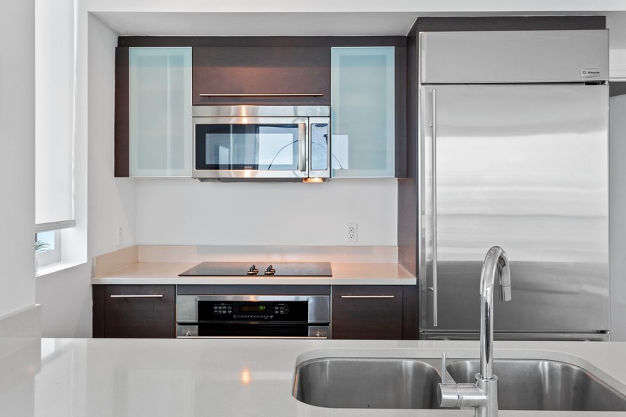 Real Estate Photography - 500 Brickell Avenue, #4000, Miami, FL, 33131 - Kitchen