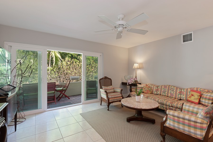 Real Estate Photography - 1000 SE 4th Street, 227, Ft Lauderdale, FL, 33301 - Living Room