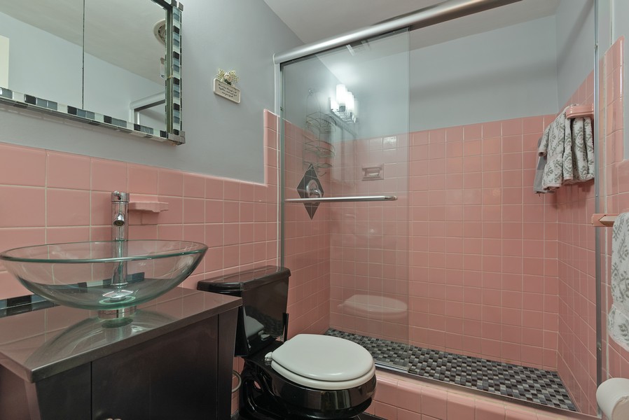 Real Estate Photography - 1000 SE 4th Street, 227, Ft Lauderdale, FL, 33301 - Bathroom