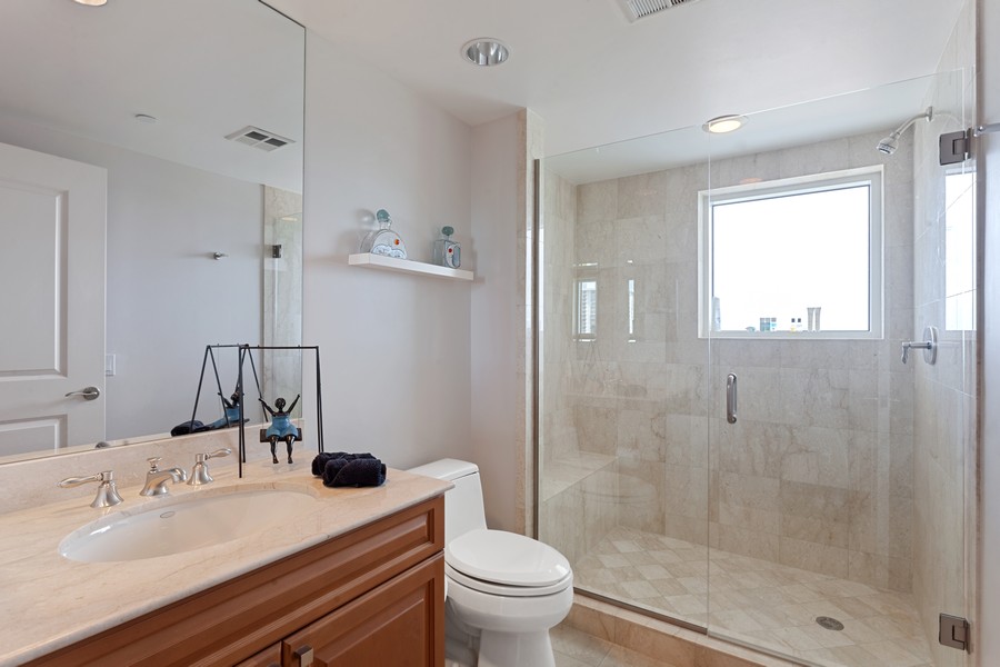 Real Estate Photography - 6000 Island Blvd., #1501, Aventura, FL, 33160 - 2nd Bathroom