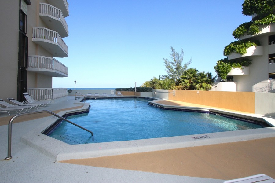 Real Estate Photography - 6423 Collins Ave Apt 307, Miami Beach, FL, 33141 - 