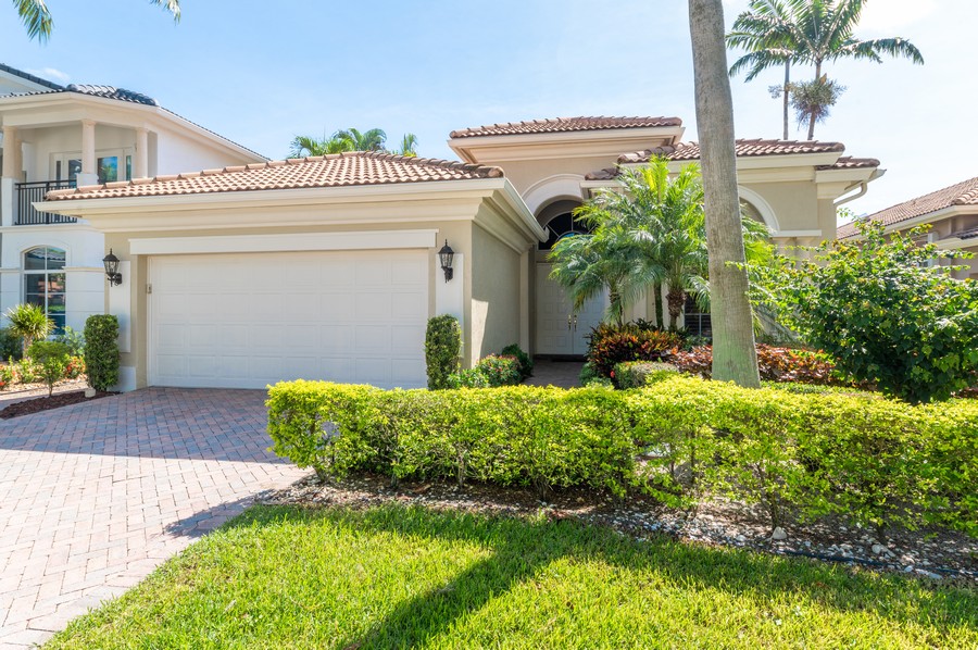 Real Estate Photography - 15904 Double Eagle Trail, Delray Beach, FL, 33446 - Front View