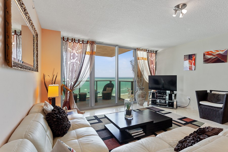 Real Estate Photography - 1455 Ocean Drive #1106, Miami Beach, FL, 33139 - Living Room