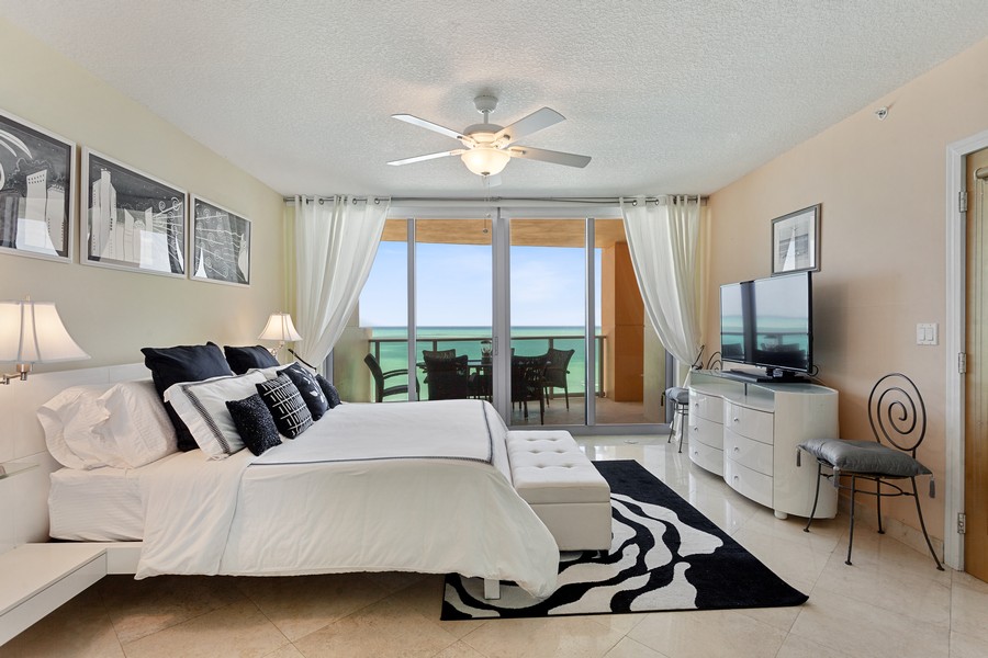 Real Estate Photography - 1455 Ocean Drive #1106, Miami Beach, FL, 33139 - Primary Bedroom