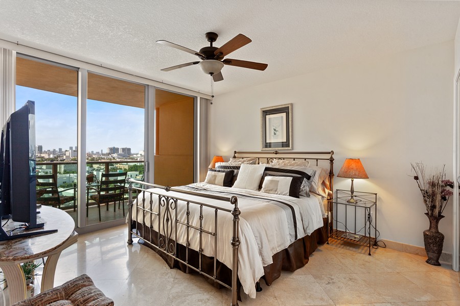Real Estate Photography - 1455 Ocean Drive #1106, Miami Beach, FL, 33139 - Bedroom