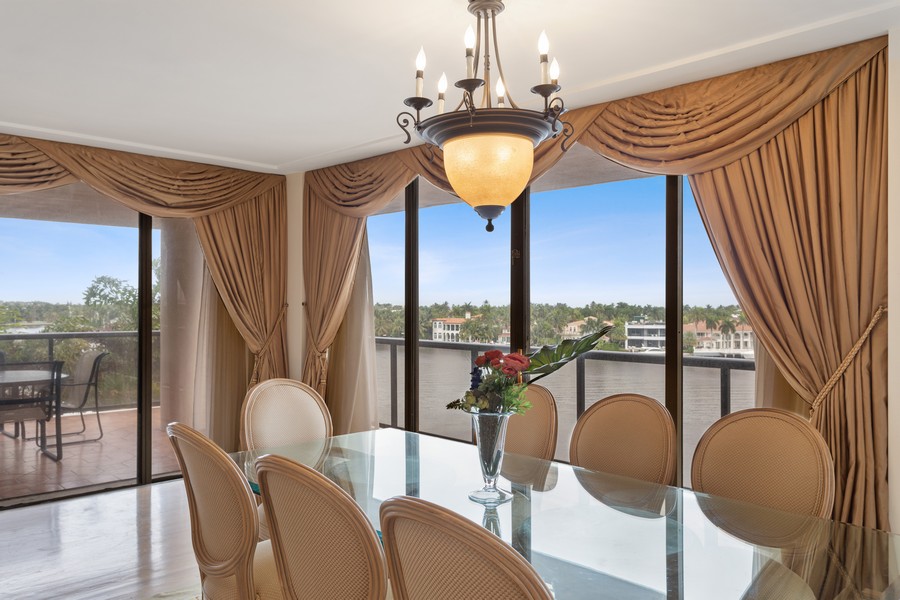 Real Estate Photography - 19667 Turnberry Way, Unit 5J, Aventura, FL, 33180 - Dining Room