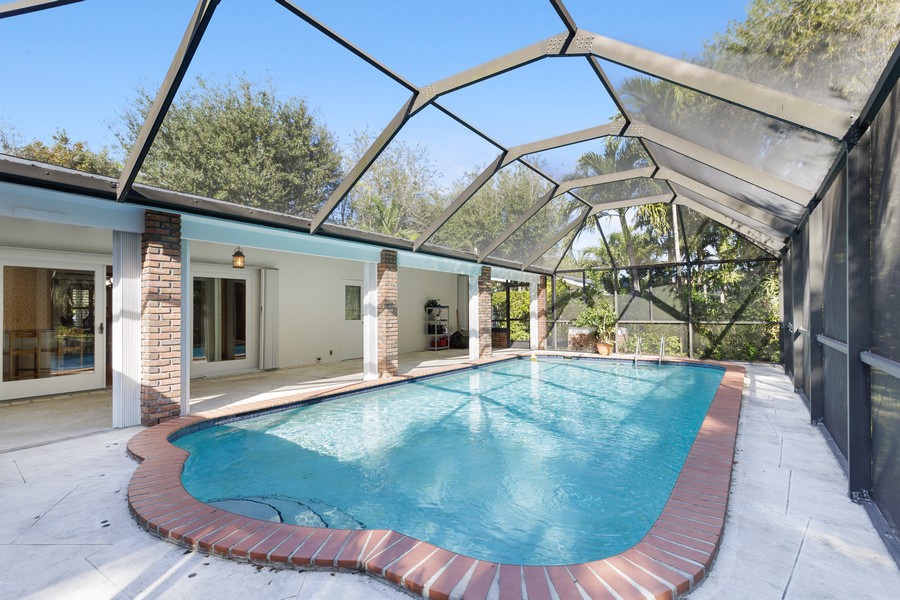 Real Estate Photography - 13205 SW 71 Avenue, Pinecrest, FL, 33156 - Pool