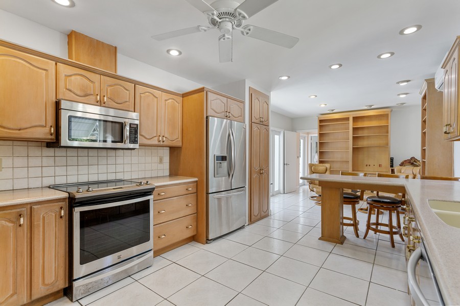 Real Estate Photography - 7800 SW 112 Street, Pinecrest, FL, 33156 - Kitchen