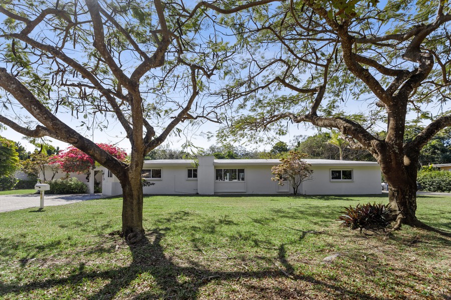 Real Estate Photography - 7800 SW 112 Street, Pinecrest, FL, 33156 - Front View
