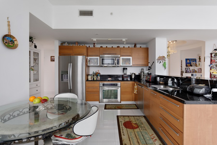 Real Estate Photography - 244 Biscayne blvd #4008, Miami, FL, 33132 - Kitchen