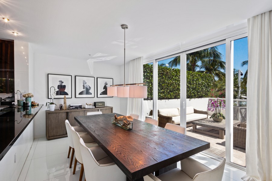 Real Estate Photography - 50 south point dr th1 n, Miami Beach, FL, 33139 - Dining Room