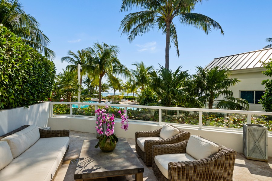 Real Estate Photography - 50 south point dr th1 n, Miami Beach, FL, 33139 - Balcony