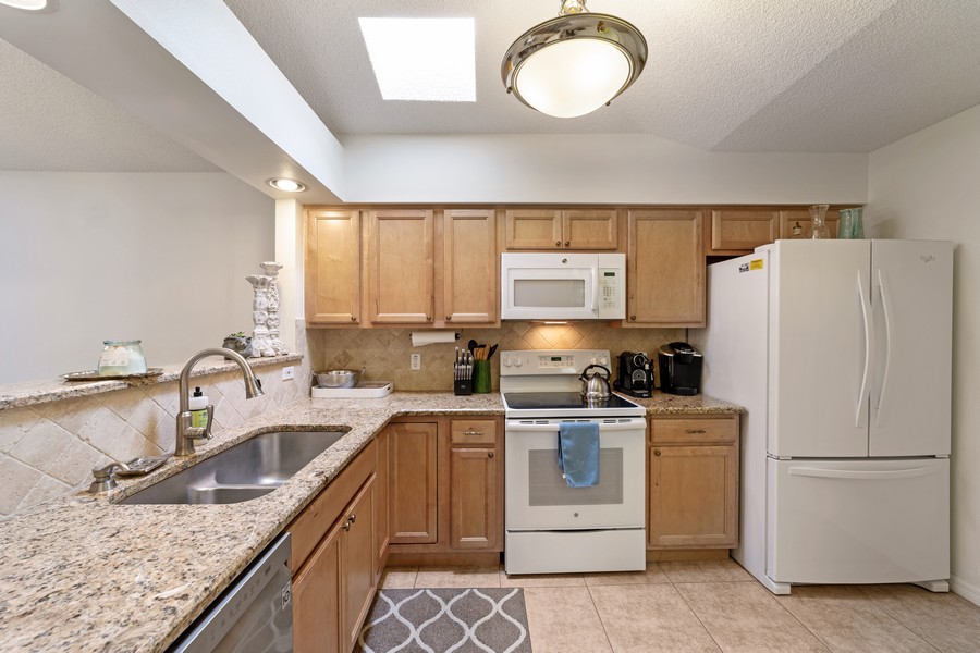 Real Estate Photography - 2038 NW 50th Ave, Ocala, FL, 34482 - Kitchen