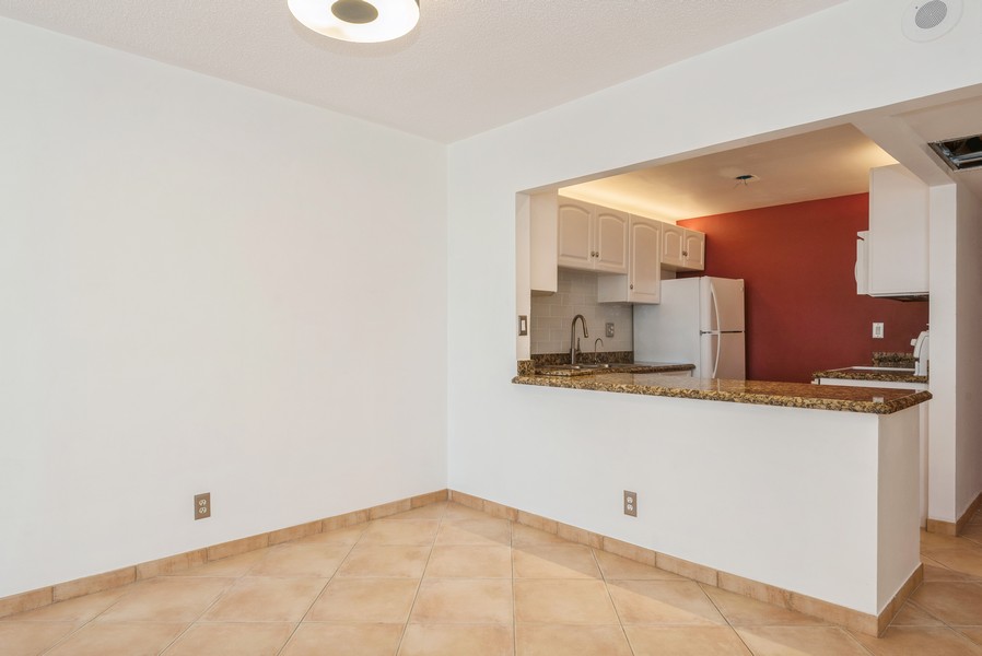 Real Estate Photography - 336 N Birch Rd., #11B, Fort Lauderdale, FL, 33304 - Dining Room