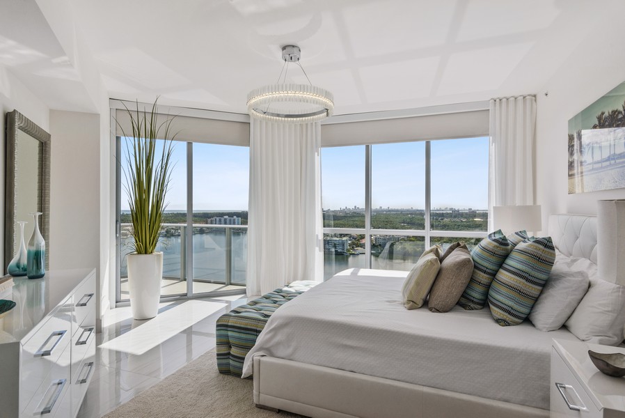 Real Estate Photography - 17111 Biscayne Blvd, 2008, North Miami Beach, FL, 33160 - Primary Bedroom