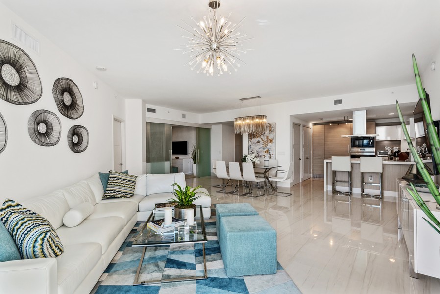 Real Estate Photography - 17111 Biscayne Blvd, 2008, North Miami Beach, FL, 33160 - Great Room